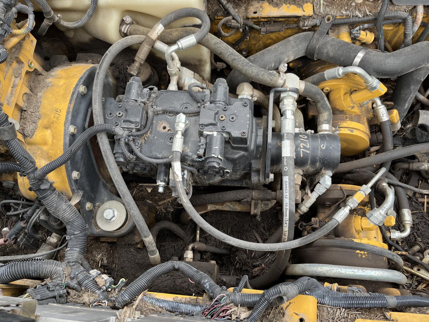 ./imagenes/INVOICE/2019/16000/MINICARGADOR 318D JOHN DEERE PARA REFACCIONES (10).JPG